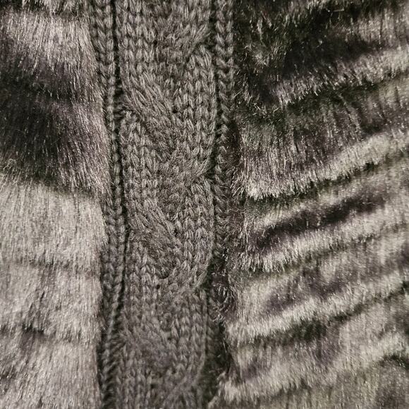 Roz & Ali Vest Black Faux Fur and Ribbed Knit Full Zip Sleeveless Jacket Large - Picture 9 of 16